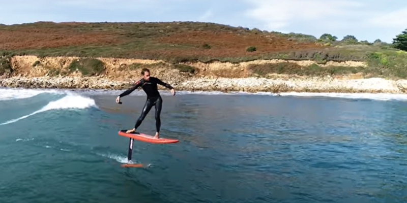 LES LOST IN THE SWELL SURFENT EN FOIL !