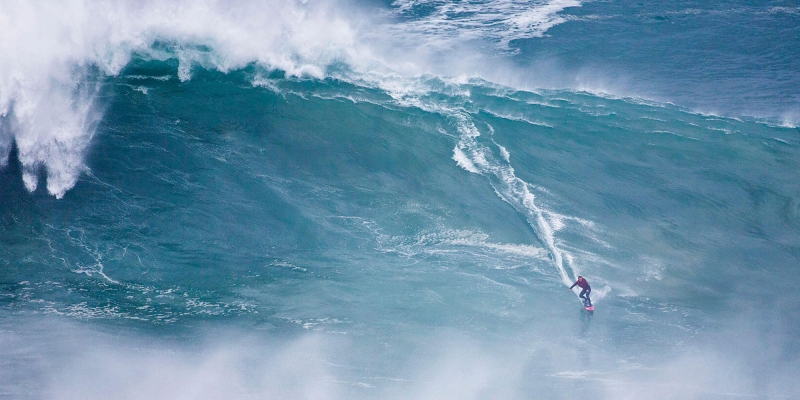 NAZARÉ. EXTRAIT 1 DU FILM OXBOW SUR PIERRE ROLLET